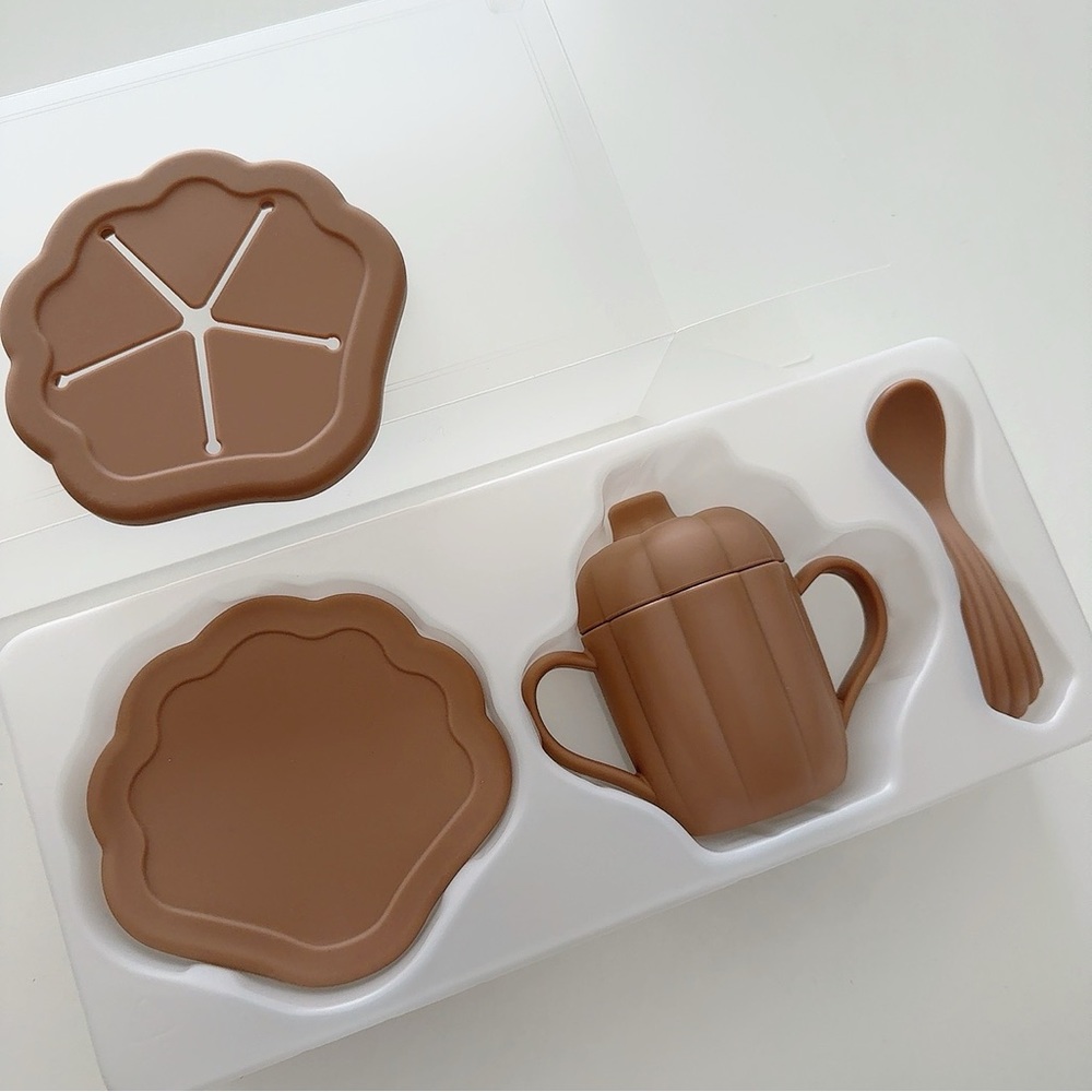 NEW Konges slojd silicone clam kitchen set - Blush - Picture 3 of 5